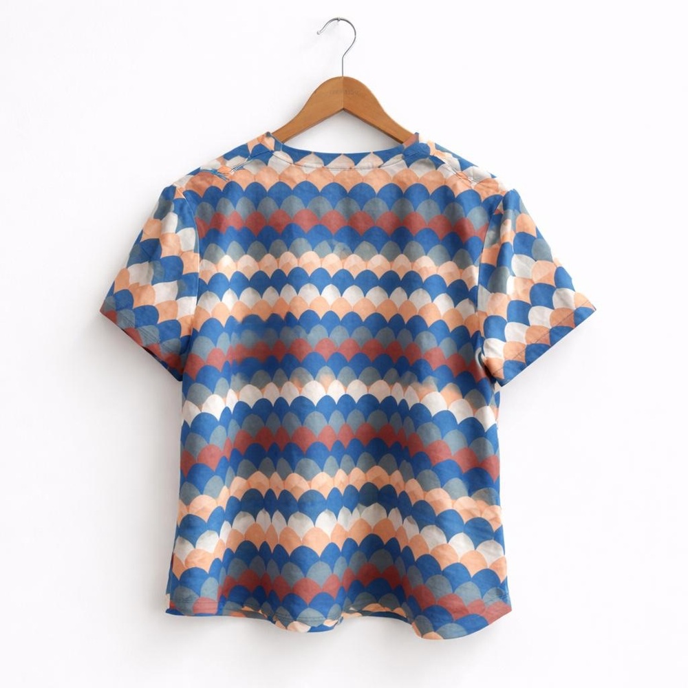 Colorful Scallop Pattern Women's Scrub - Picture 2 of 3